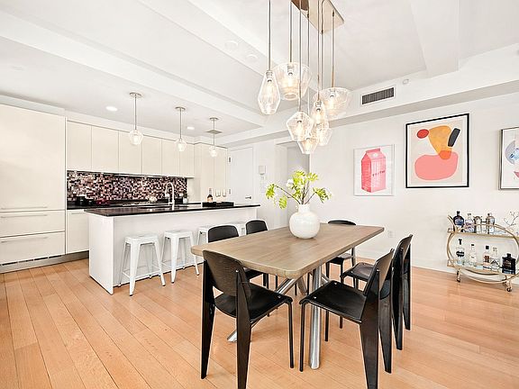 4th image of 300 W 18th St APT 200