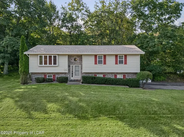 55 Charlwood Dr, Freeland, PA 18224