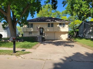 1630 N 107th Ave, Omaha, NE 68114