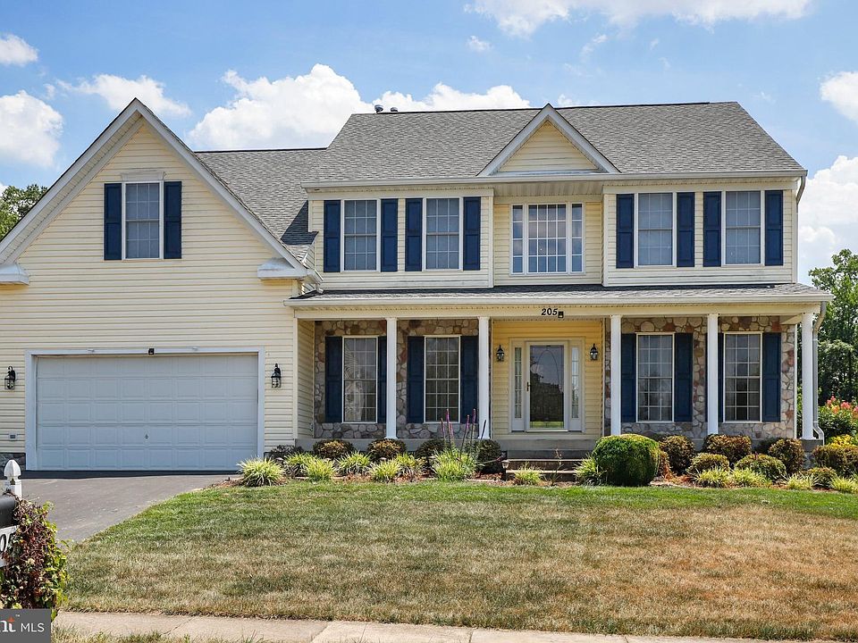 1st image of 205 Portland Dr