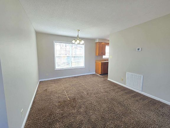 5th image of 746 Shelton Cir