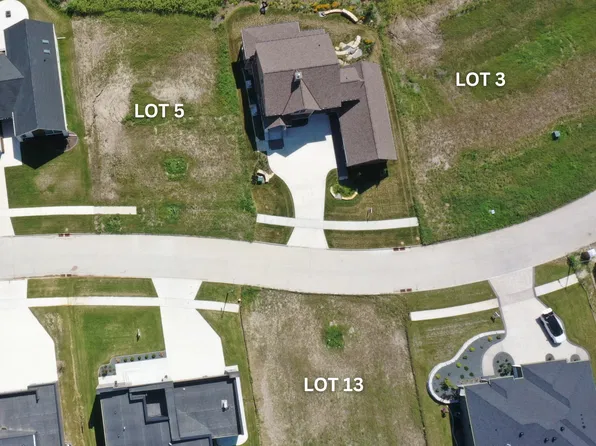 11956 NW Meadow Springs Dr, Johnston, IA 50131