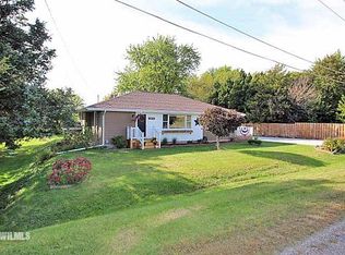 1054 S Van Brocklyn Rd, Freeport, IL 61032