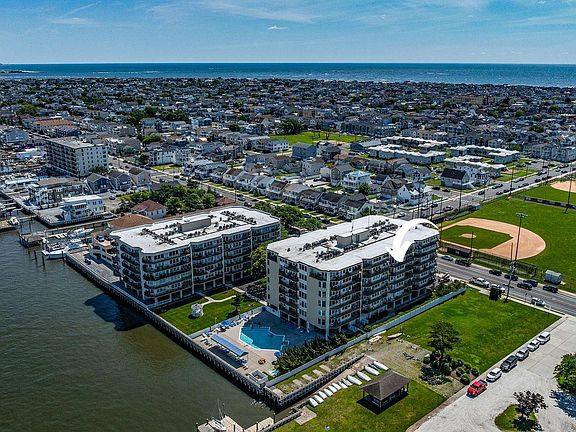 2nd image of 500 Bay Ave APT 510