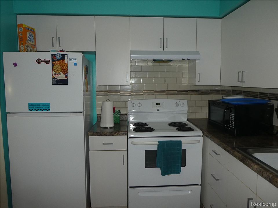 7482 Woodview St Apt 4, photo 9