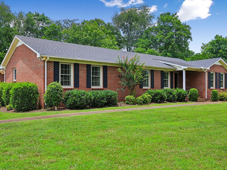 1st image of 205 Crestview Dr