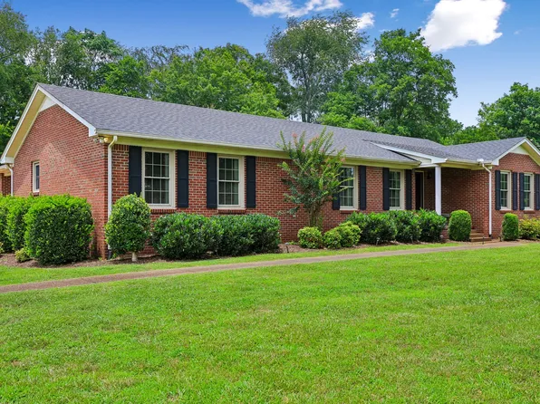 205 Crestview Dr, Chapel Hill, TN 37034