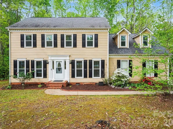 8637 Quarters Ln, Mint Hill, NC 28227