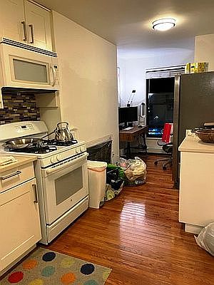 2nd image of 194 8th Ave APT 3