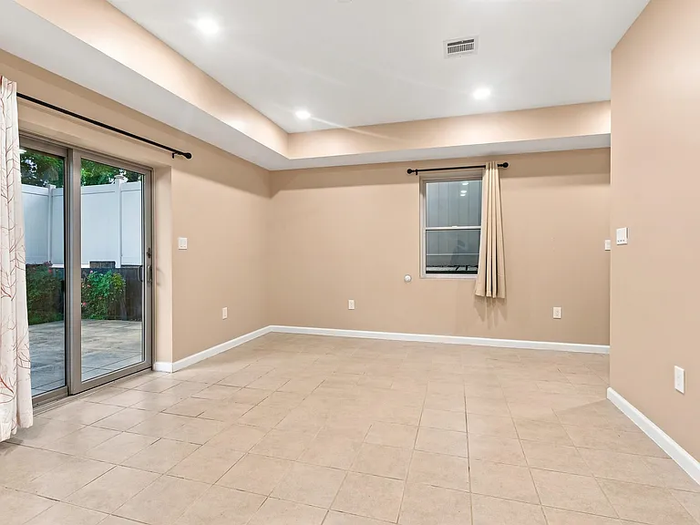 88 Poplar St #1 — Photo 25