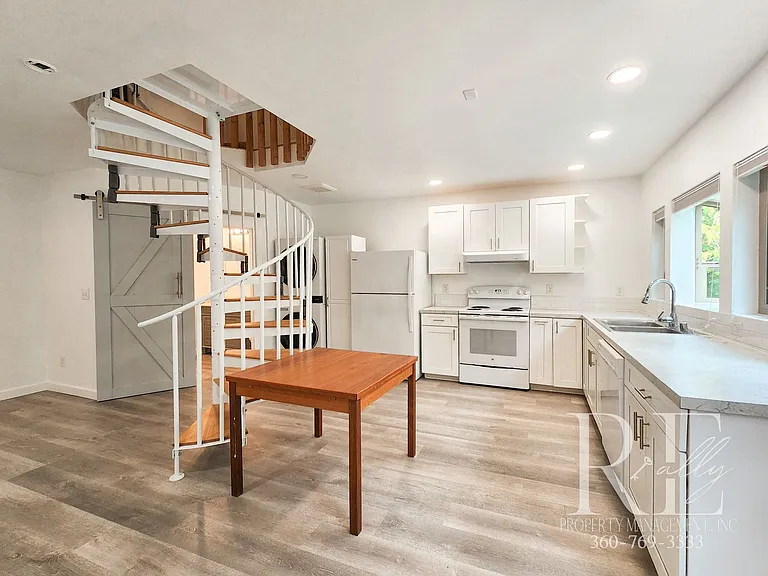 9053 Sunset Ln NW — Photo 4