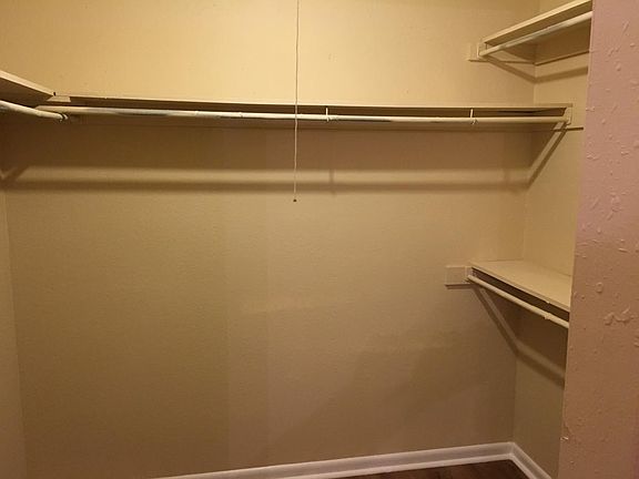 4th image of 725 Hawn Cir