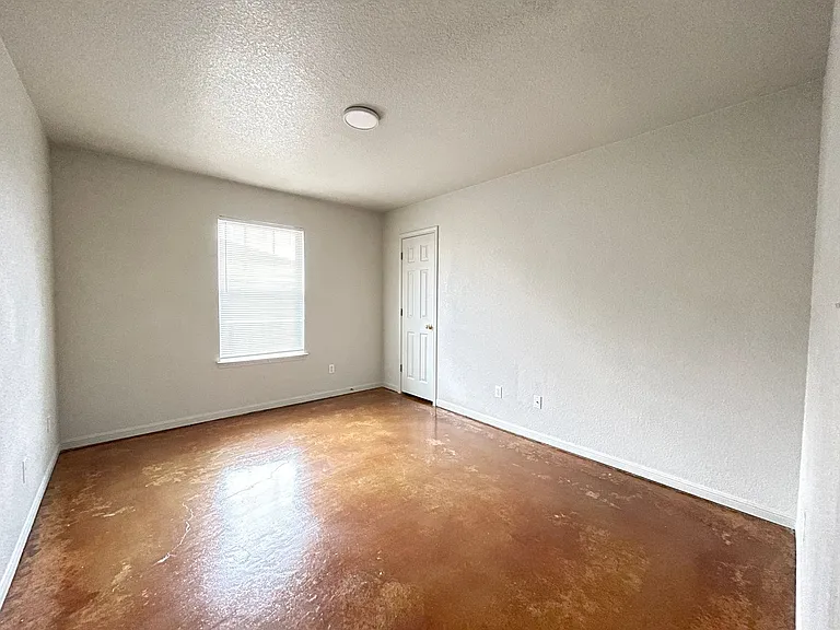 2701 Vernice Loop — Photo 12