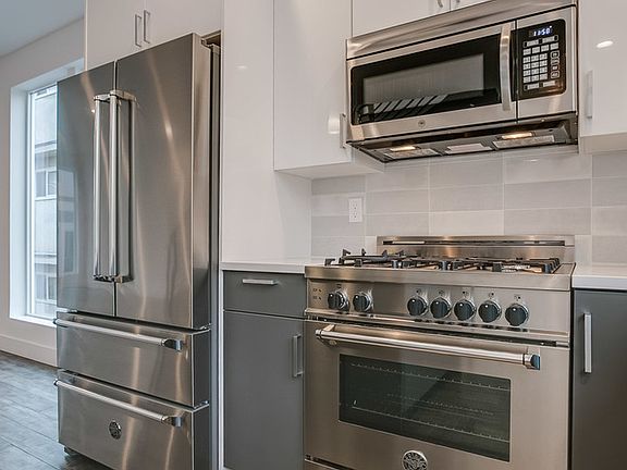 5th image of 2356 Franklin Ave E
