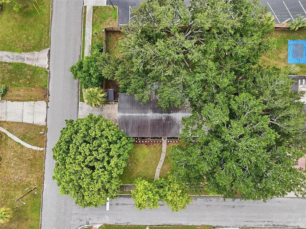 3 bed, 2.0 bath, 1237 sqft, $2,650 — Photo 3