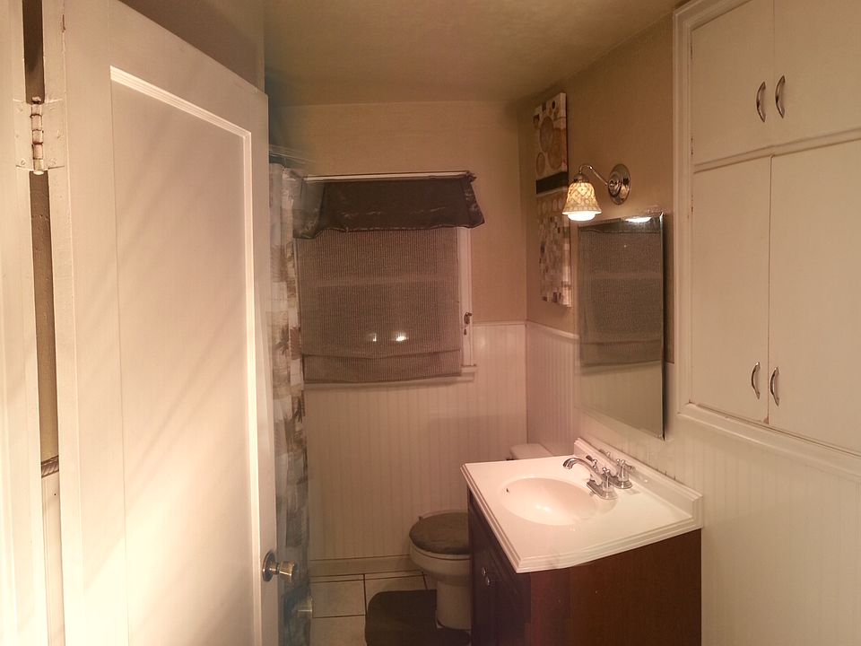 2nd image of 3565 Jackson Ave