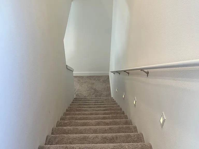 2552 Brackenfern Rd — Photo 35