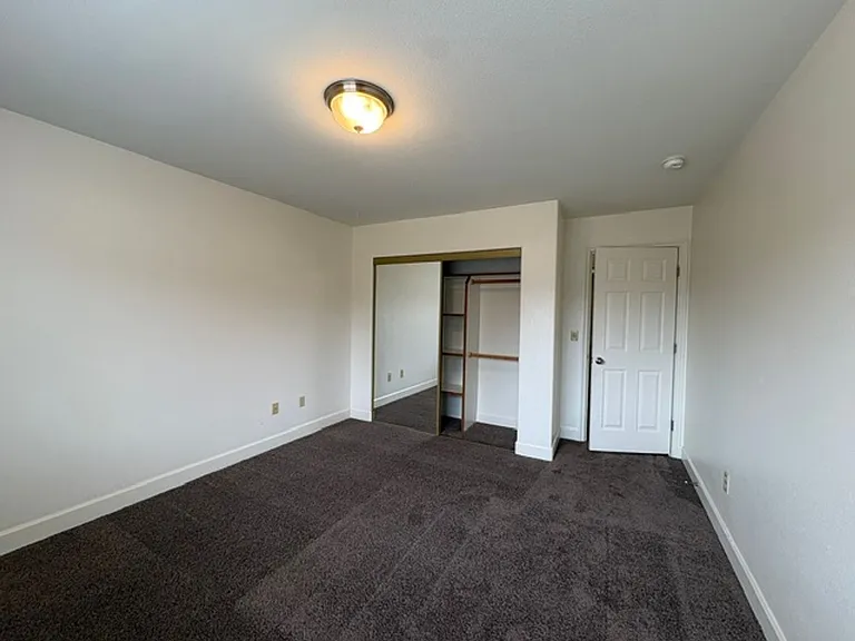 1200 Winchester Ave — Photo 7