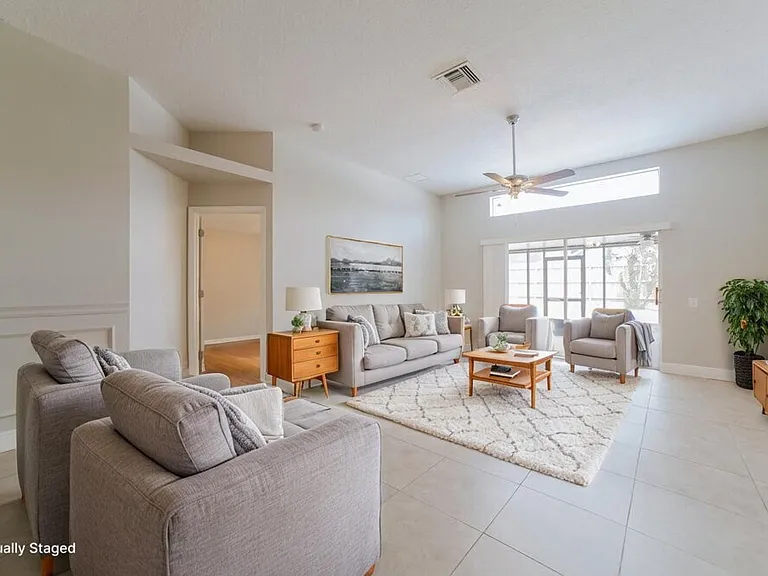 10225 Hunters Haven Blvd — Photo 4