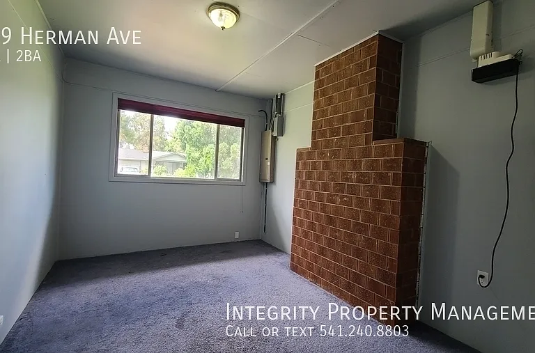 659 Herman Ave — Photo 12