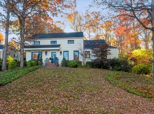 102 Sunset Dr, Chatham, NJ
