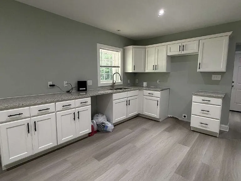 721 Hooker Rd — Photo 8