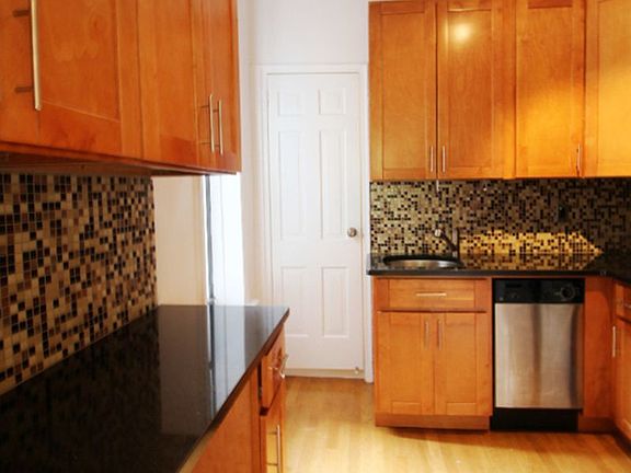4th image of 202 W 98th St APT 4a