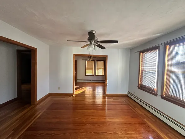 28 Earle St, Fall River, MA