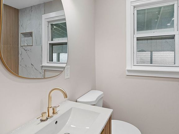 3rd image of 607 W Madison Ave