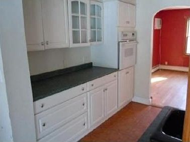 5th image of 225 Thicket St