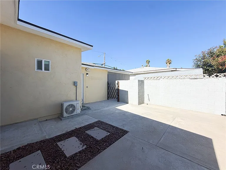 320 E Marshall St #B — Photo 25