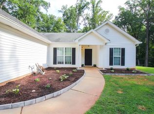 865 Ode Peppers Ct, Winder, GA 30680