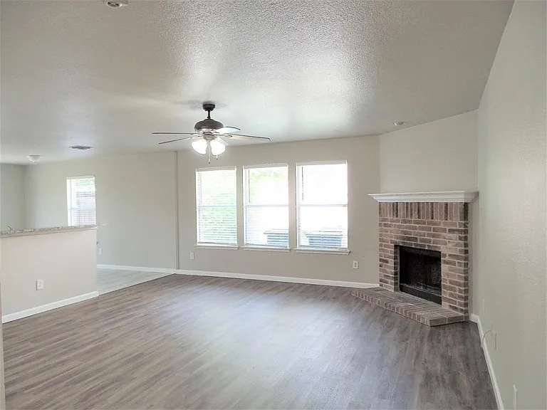 2809 Briargrove Ln — Photo 9