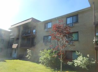 243 N Walnut St APT 3E, Bensenville, IL 60106
