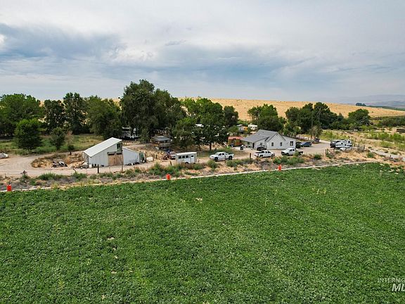 4th image of 1576 Stateline Rd