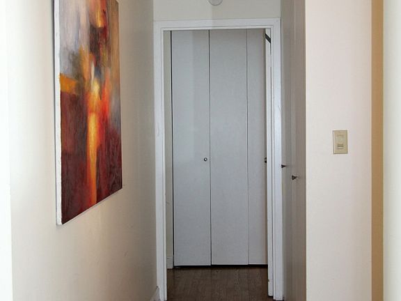 Side Foyer - entry to master