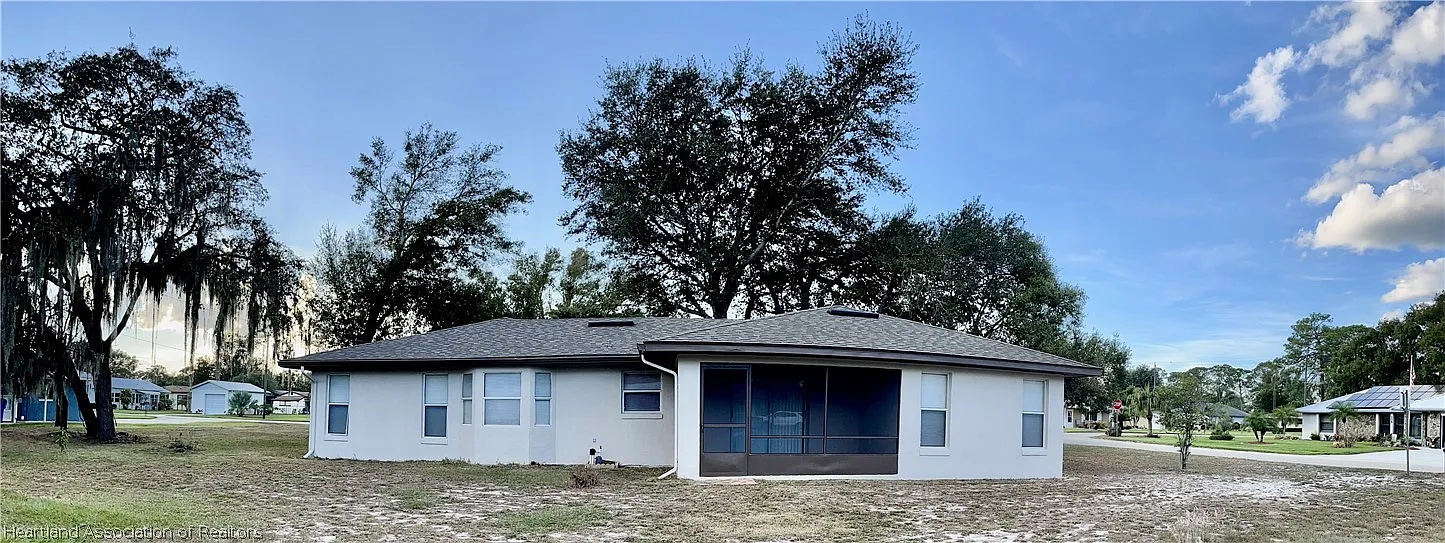 3 bed, 2.0 bath, 1549 sqft, $1,900 — Photo 3