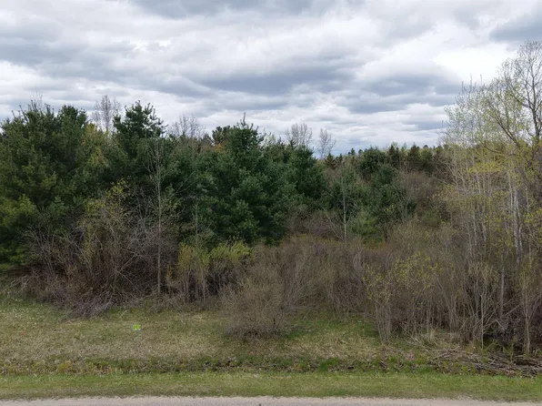 4 Hampton Dr #7, Gladwin, MI 48624
