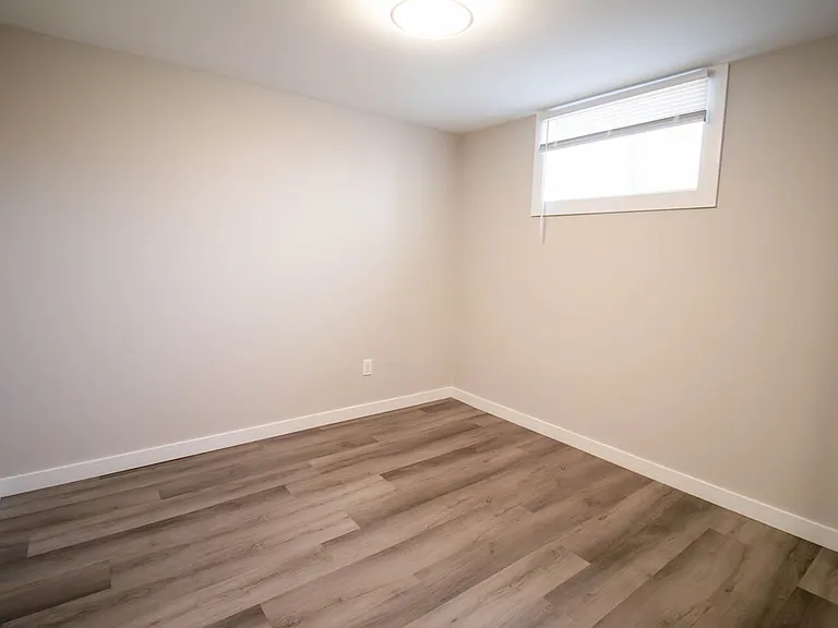 121 Golden Blvd W — Photo 15