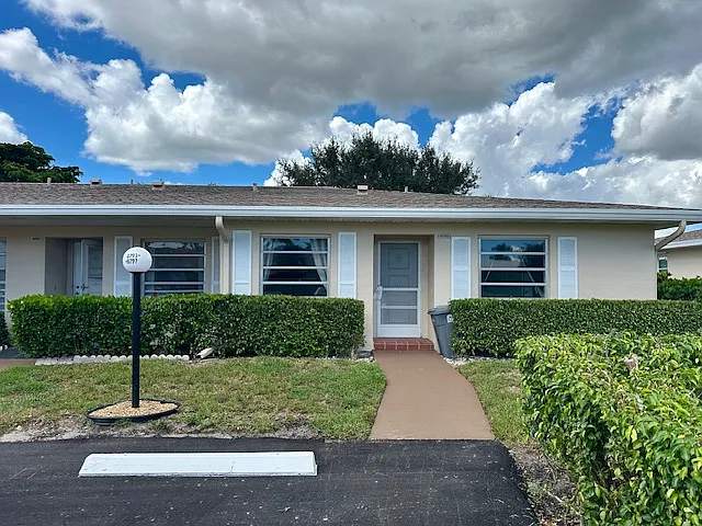 2 bed, 1332 sqft, $2,100 — Photo 2