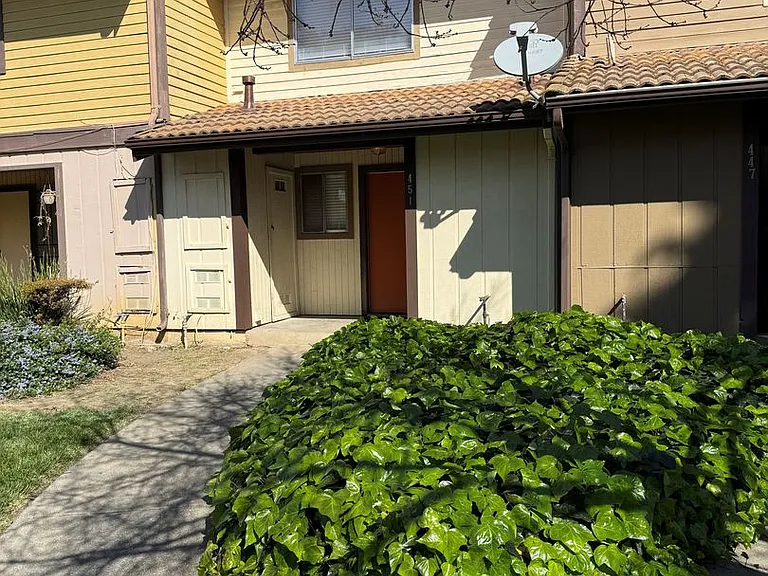 451 Tabor Ave — Photo 1