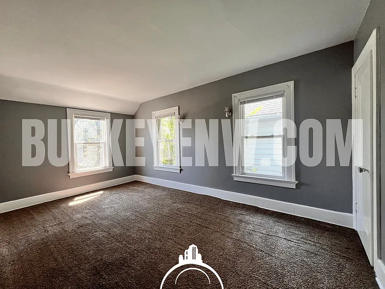 1308 Thatcher Dr — Photo 9