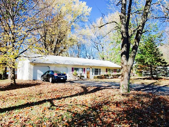 2nd image of 12011 Garden Ln