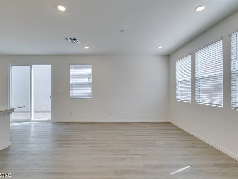9133 Vesey Ave — Photo 9