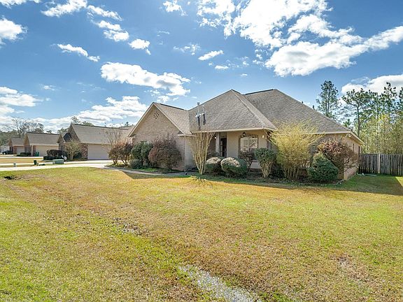 3rd image of 78 Sunline Dr