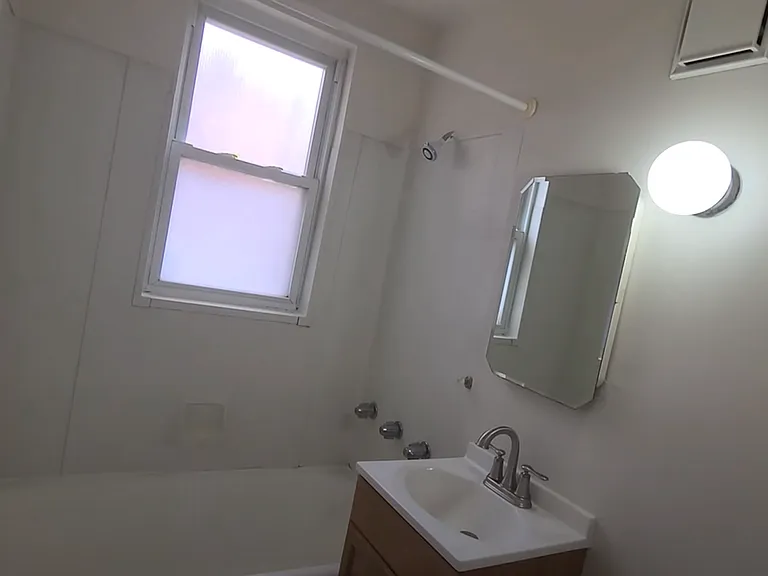 100 Academy Ave — Photo 4