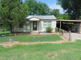 528 N Loop Dr W, Sand Springs, OK 74063
