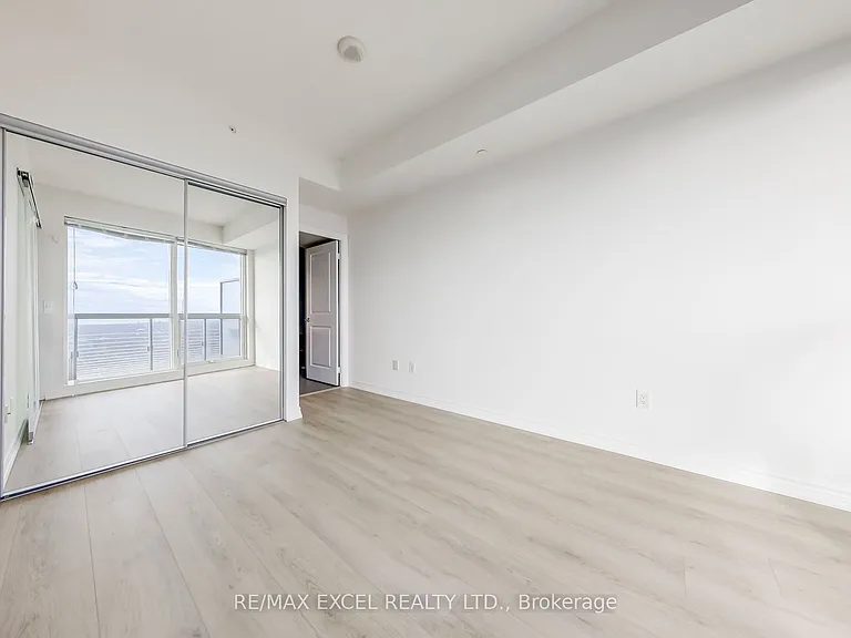 386 Yonge St #4904 — Photo 36