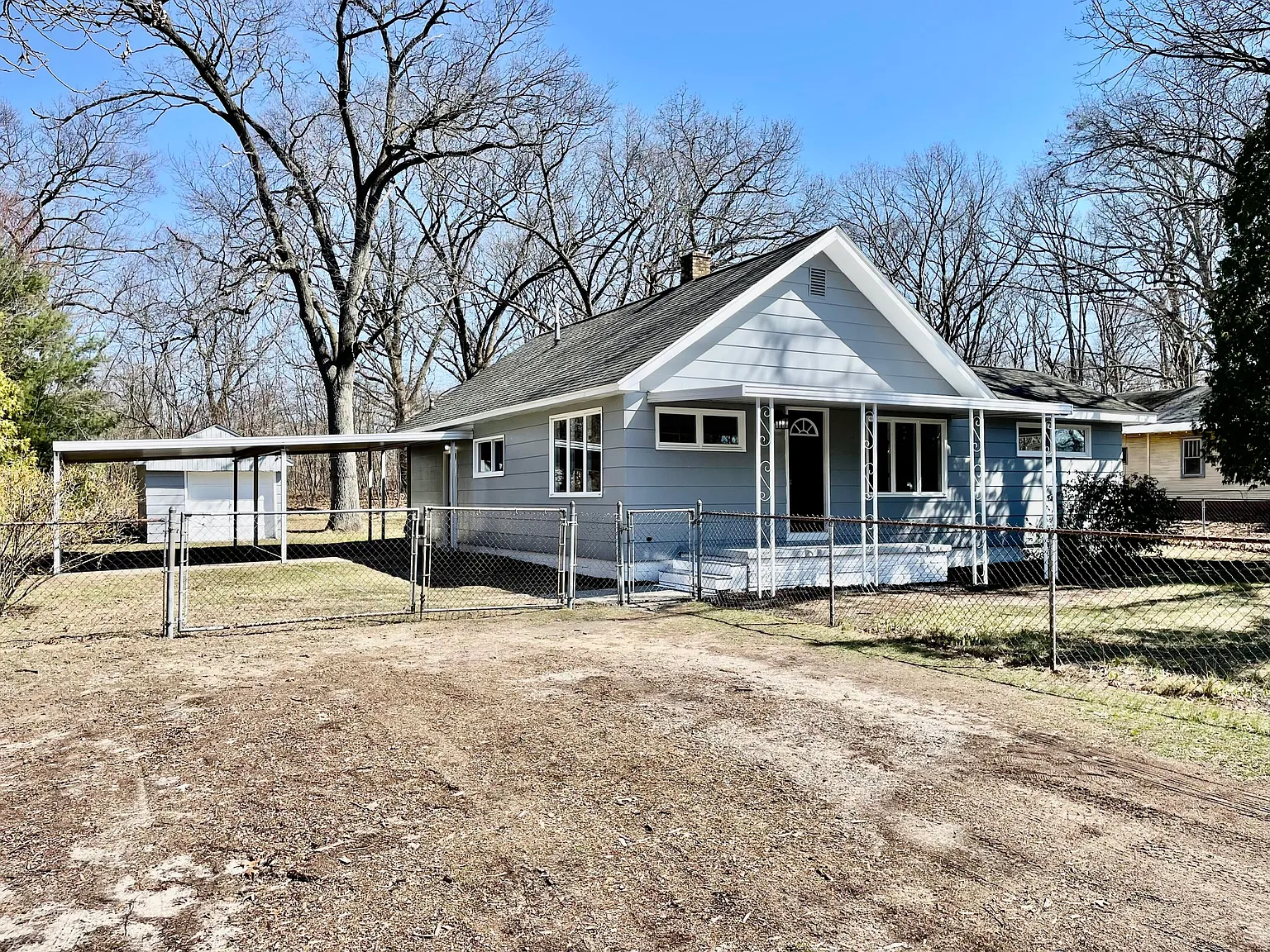 3104 Stratford St photo 1