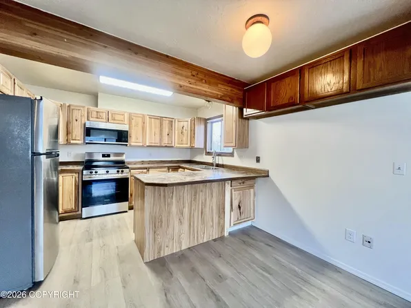 11427 Heritage Ct APT 6, Eagle River, AK 99577